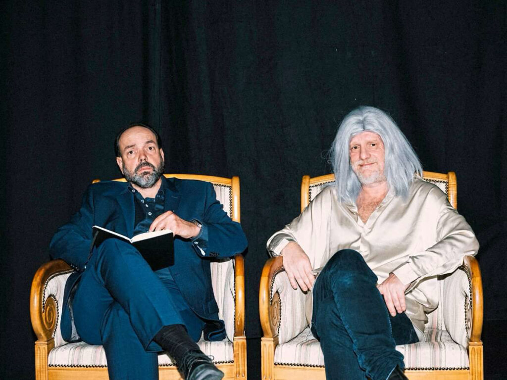 rwandlungskünstler und Stimmenimitatoren: Robert Stachel und Christoph Grissemann therapieren sich in "Rouladen" gegenseitig.
Foto: Pertramer, Rabenhof